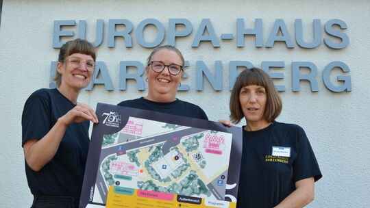 Sie leiten das Europahaus im Team und freuten sich über die Besucher am Tag der offenen Tür (von links): Lena Krian, Elena Wakef