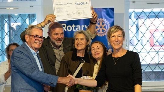 Das Rotary Hilfswerk Westerwald spendete eine große Summe an das Projekt die Station. Das Rotary Hilfswerk Westerwald spendete eine große Summe an das Projekt die Station.