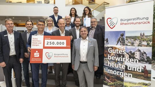 Mit 250.000 Euro startet die neue Bürgerstiftung Rhein-Hunsrück. Je zur Hälfte stammt das Geld aus der Sparkassenstiftung und vo