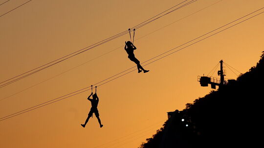 Rio de Janeiro hat eine, Bad Kreuznach bald auch? Eine Seilrutsche (Zipline auf englisch) ist an vielen Ort der Welt ein Garant