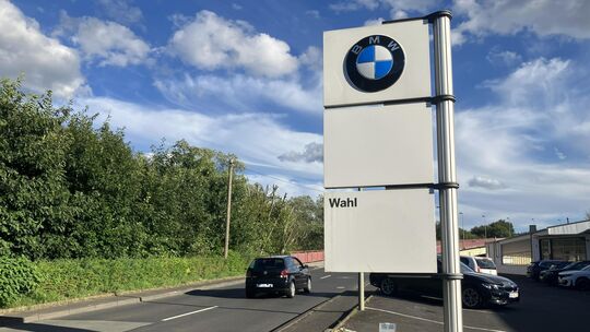 Aktuell befindet sich die Autohandelsgruppe Wahl aus Siegen Sanierungsverfahren in Eigenverantwortung. Auch die Autohäuser in Be