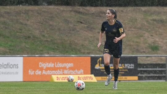 Endlich wieder zurück: Magdalena Schumacher bestritt gegen Frankfurt ihr erstes Saisonspiel. Ihre Trainerin Isabelle Hawel lobt: