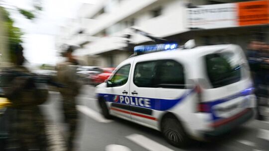 Polizei in Marseille stoppt Neunjährigen am Steuer eines SUV Polizei in Marseille stoppt Neunjährigen am Steuer eines SUV