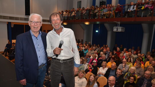 Gute Freunde helfen zusammen nach der Flutkatastrophe in Nepal: Hans Kammerlander und Herbert Wirzius kooperieren schon viele Ja Gute Freunde helfen zusammen nach der Flutkatastrophe in Nepal: Hans Kammerlander und Herbert Wirzius kooperieren schon viele Ja