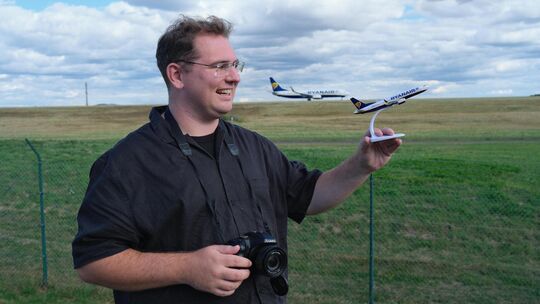 Flugzeuge beobachten und fotografieren, das ist Nils Petris Leidenschaft. Er ist Planespotter. Der 32-Jährige kommt dafür regelm Flugzeuge beobachten und fotografieren, das ist Nils Petris Leidenschaft. Er ist Planespotter. Der 32-Jährige kommt dafür regelm