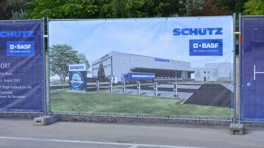 So soll das hochmoderne Produktionswerk und Logistikzentrum von Schütz am BASF-Standort in Ludwigshafen schon im Sommer 2027 aus