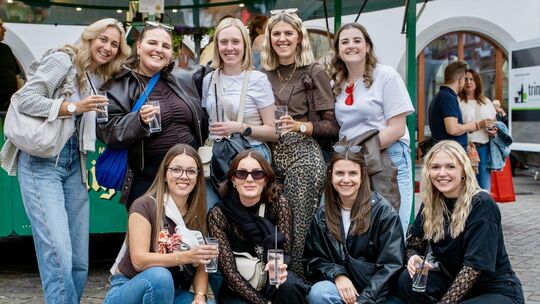 Der Koblenzer Schängelmarkt hat zum 48. Mal Tausende Besucher angelockt, wie diese Gruppe aus dem Westerwald.