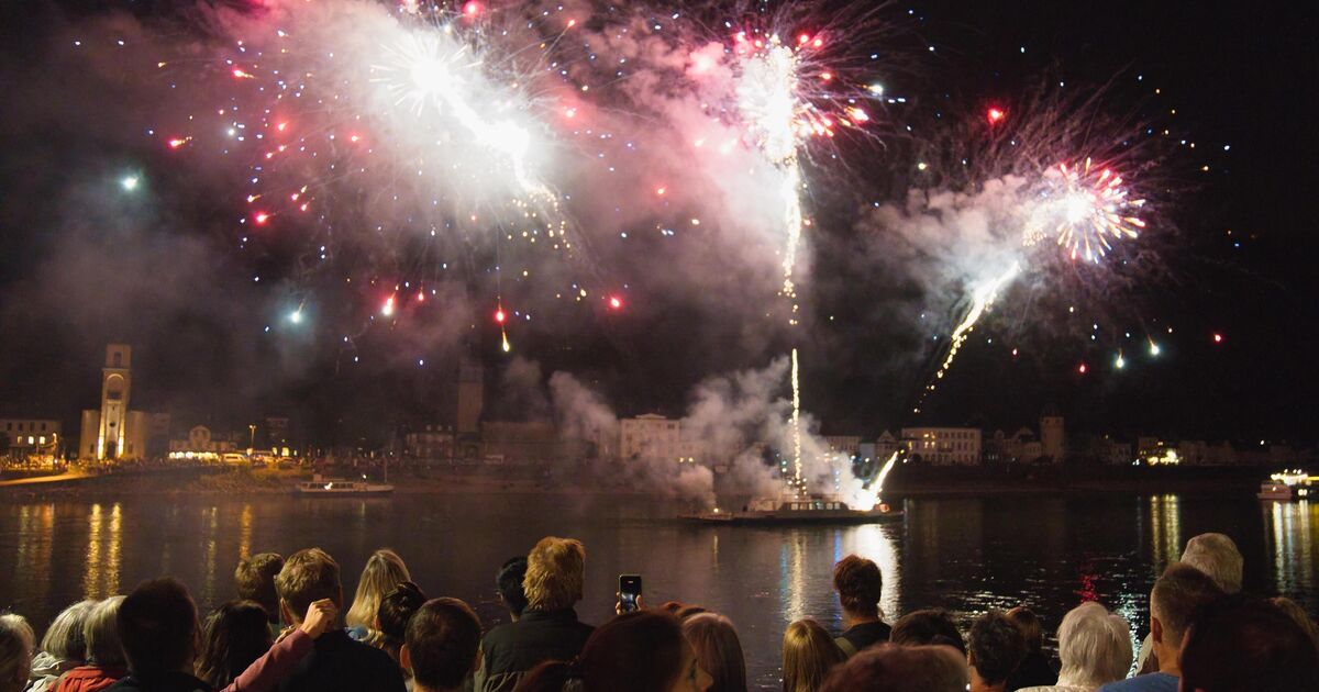 Rhine in Flames: Thousands of visitors at the fireworks in Sankt Goar