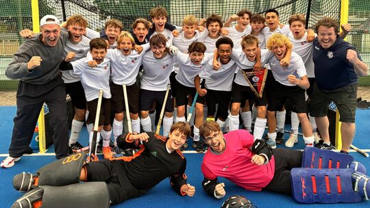 Das erfolgreiche Jugend-B-Team der SG VfL/KHC. Das erfolgreiche Jugend-B-Team der SG VfL/KHC.
