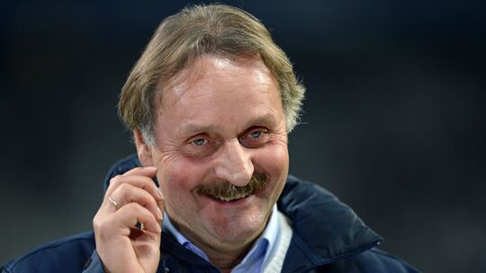 Trainerlegende Peter Neururer kommt am Freitag nach Büchel und hält ein exklusives Training mit den Männerteams der SG Eifelhöhe