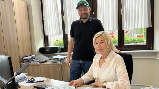Bastian Clos, Vorsitzender des Verkehrs- und Verschönerungsvereins Braubach, und Elvira Rogge, Leiterin der Tourist-Info Braubac