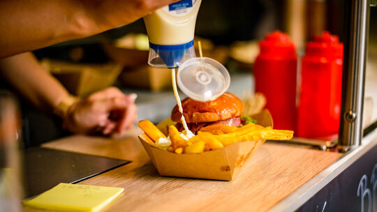 Zum ersten Mal findet in Bendorf eine Foodtruckmeile statt.