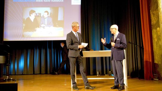 Werner Fuchs (rechts) ist einer Initiatoren des Zusammenschlusses, der sich ein Vorankommen der Region einsetzt - hier im Gesprä