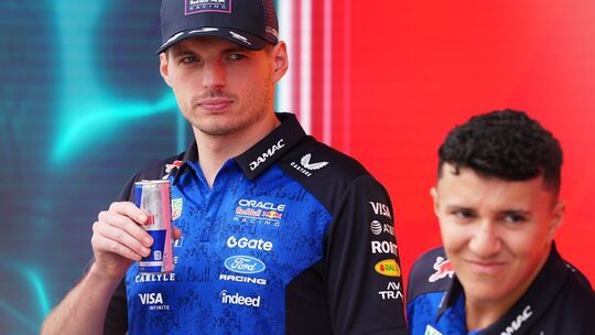 Max Verstappen und Isack Hadjar (r) Max Verstappen und Isack Hadjar (r)