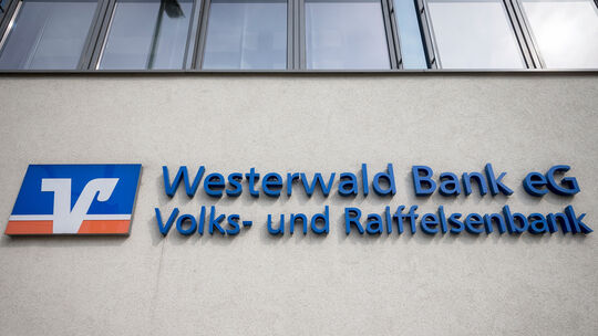 Bei der Westerwald Bank arbeiten rund 500 Mitarbeiterinnen und Mitarbeiter.