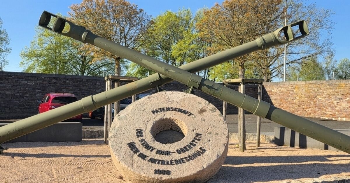 Attacks and other dangers: Idar-Oberstein Artillery School rehearses for ...