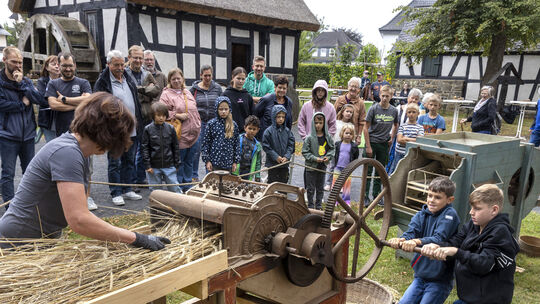 Das Landschaftsmuseum Westerwald in Hachenburg ist seit 50 Jahren Schauplatz lokaler Kulturgeschichte, so wie hier beim Museumsf