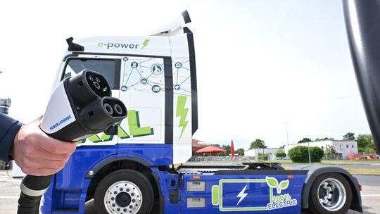 Megawatt-Ladepark für elektrische LKW an der A2