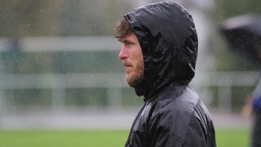 Seine Mannschaft ließ ihn nicht im Regen stehen, ganz im Gegenteil: Augst-Trainer Patrick Birkner hob nach dem 5:1 gegen Rübenac