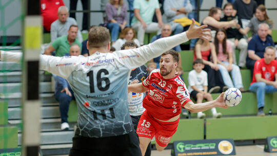 HVV-Spieler Gabriel Ramaj (am Ball) nimmt Maß: Gegen Hanau muss alles passen, damit Punkte für die Vallendarer herausspringen.