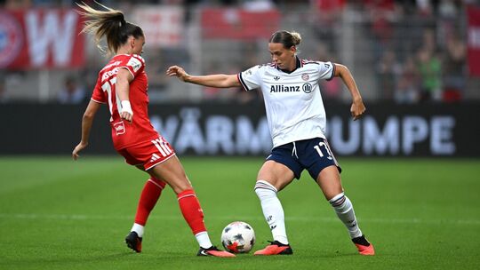 Klara Bühl (r)