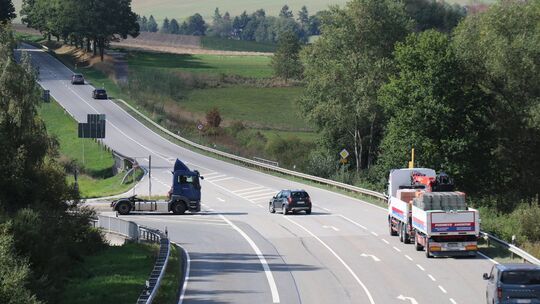 Autofahrer sollen künftig kreuzungsfrei von der Hunsrückhöhenstraße nach Morbach abbiegen können. Autofahrer sollen künftig kreuzungsfrei von der Hunsrückhöhenstraße nach Morbach abbiegen können.