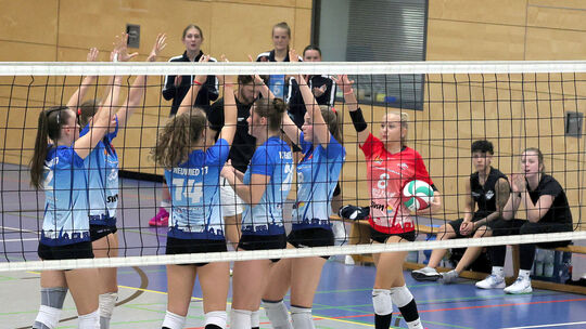 Als geschlossene Einheit wollen die jungen Volleyballerinnen des VC Neuwied am Samstagabend der TSG Mainz-Bretzenheim entgegentr