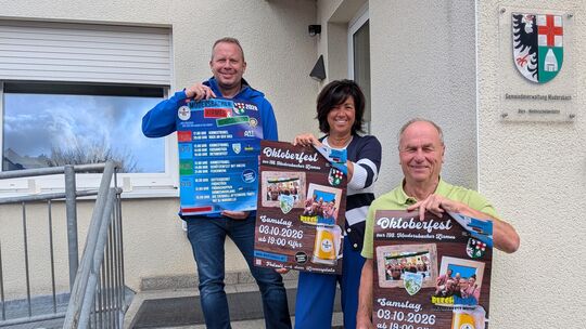 Freuen sich auf die Kirmes in Mudersbach (von links): Ortsbürgermeister Christian Peter, Birgit Eutebach (Verwaltung Mudersbach)