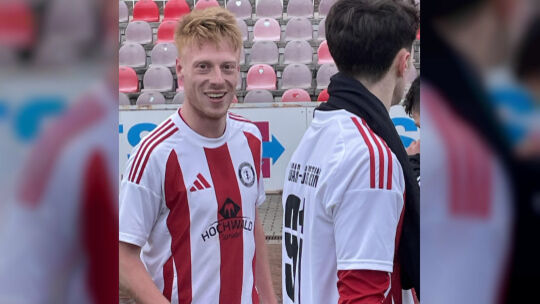 Florian Zimmer war mit vier Toren und einem Hattrick nach verschossenem Elfmeter der Mann des Tages für den SC Idar. Aber Jelle