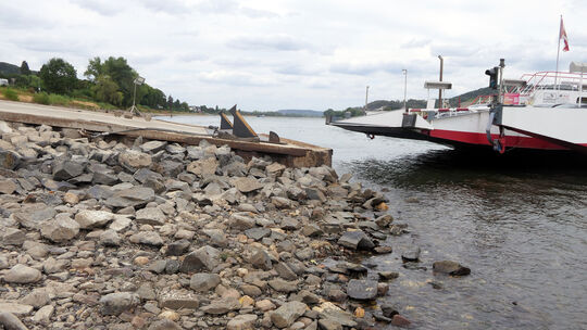 Die Fähre zwischen Bad Breisig und Bad Hönningen ist derzeit eingestellt. Die Fähre zwischen Bad Breisig und Bad Hönningen ist derzeit eingestellt.