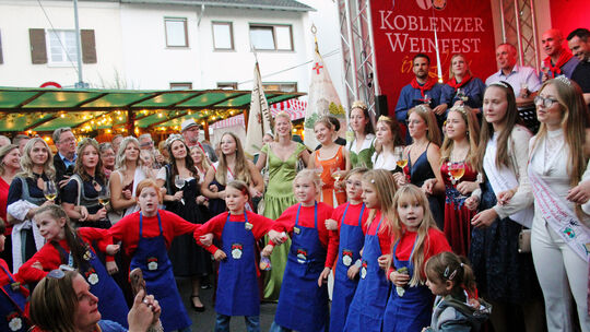 Schon bei seiner Eröffnung verzeichnete das Koblenzer Weinfest in Lay moselländische Lebensfreude pur.