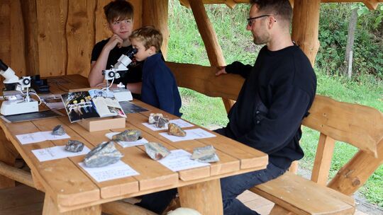 Natur- und Heimatkunde kam am Kubi-Familientag, etwa am Stand mit Informationen zum ehemaligen Erz- und Mineralienbergbau hier i