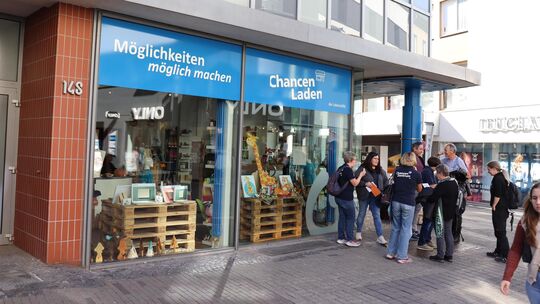 Der Chancen-Laden in der Mannheimer Straße in Bad Kreuznachs Stadtzentrum ist das Flaggschiff der Chancen-Zentrum gGmbH der Lebe