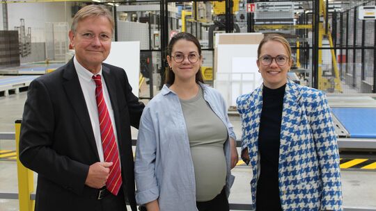 Die Geschäftsführer von Brohl Wellpappe in Mayen (von lins): Maximilian Boltersdorf, Klara Boltersdorf und Friederike Boltersdor