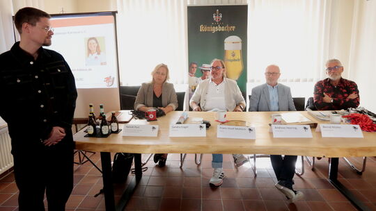Bei der Pressekonferenz im neuen Quartier Junkerhof stellten AKK-Präsidiumsmitglieder die neue Verlosungsaktion vor