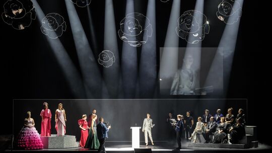 Preisverleihung beim Filmpreis "Die Silberne Rose": So stellt sich die Neuproduktion der Oper "Der Rosenkavalier" von Richard St Preisverleihung beim Filmpreis "Die Silberne Rose": So stellt sich die Neuproduktion der Oper "Der Rosenkavalier" von Richard St