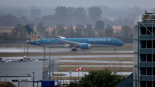 Nach Zwischenfall beim Start eines Flugzeugs von Air Vietnam Nach Zwischenfall beim Start eines Flugzeugs von Air Vietnam