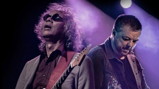 Sind derzeit mit ihrer gemeinsamen CD auf Tour und am 31. Oktober auch live beim Blues Summit in Neuwied zu erleben: Erwin Java Sind derzeit mit ihrer gemeinsamen CD auf Tour und am 31. Oktober auch live beim Blues Summit in Neuwied zu erleben: Erwin Java