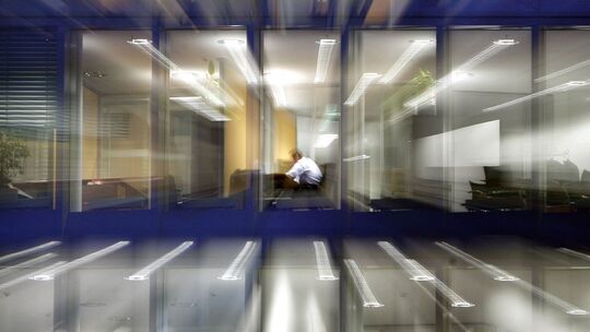 Zufriedenheit und Motivation von Arbeitnehmern nimmt ab Zufriedenheit und Motivation von Arbeitnehmern nimmt ab