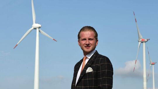 Hendrik Holt Hendrik Holt