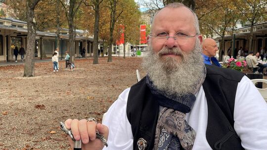 Im Mai zeigte Steffen Diemer seine eindrucksvollen Fotos bereits bei den Kunsttagen in Winningen. Nun ist ein Buch über seine kr Im Mai zeigte Steffen Diemer seine eindrucksvollen Fotos bereits bei den Kunsttagen in Winningen. Nun ist ein Buch über seine kr