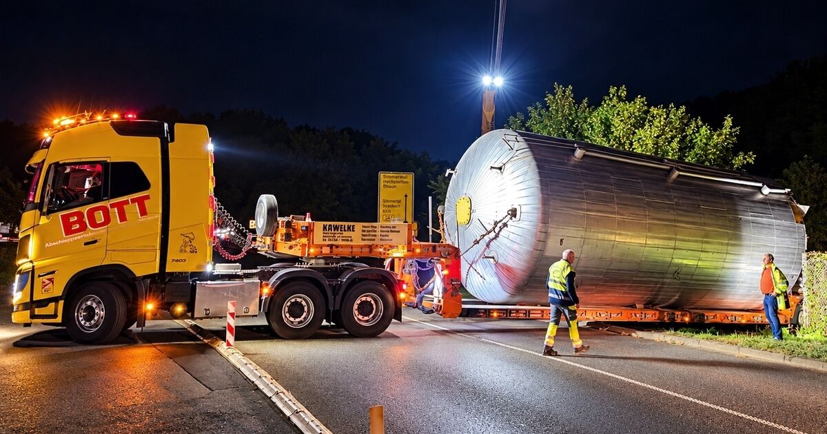 Spectacular night move: Old brewery fermentation tanks now stand in ...