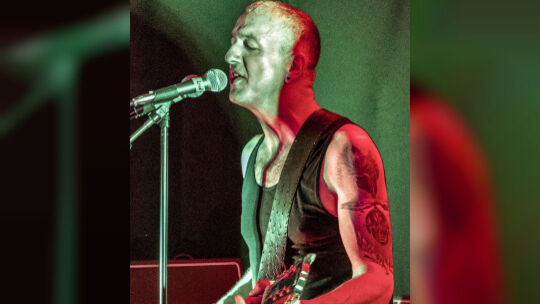 Klaus Michel ist am Freitag mit seiner Band The Strangers am kommenden Freitag, 2. Oktober, ab 19.30 Uhr in Raum9 in Simmern zu