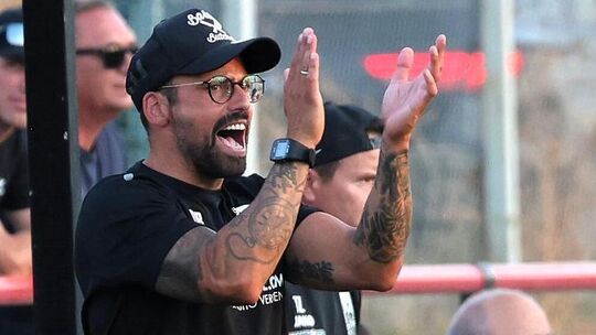 Beeindruckt vom Gegner: Niederbreitbachs Trainer Dominik Bersch war froh, dass sich sein Team zum Abschluss des achten Spieltags