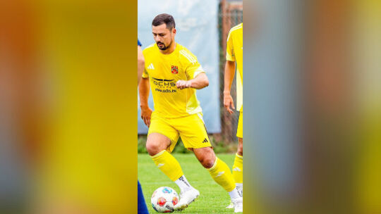 Fabian Brunk, Leihgabe aus dem A-Klasse-Kader und auch schon mit drei Einsätzen in der Rheinlandliga in dieser Saison, traf für