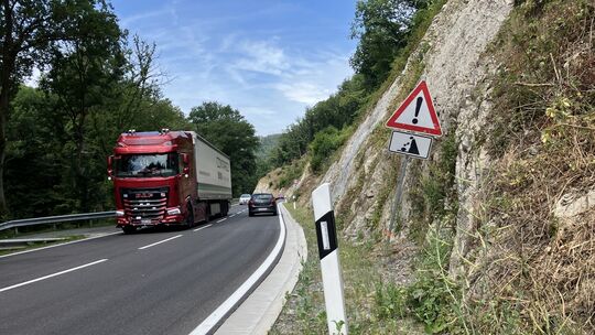 Für eine bessere Straßenführung wurden einige Hänge entlang der L335 zwischen Braubach und Dachsenhausen neu modelliert.