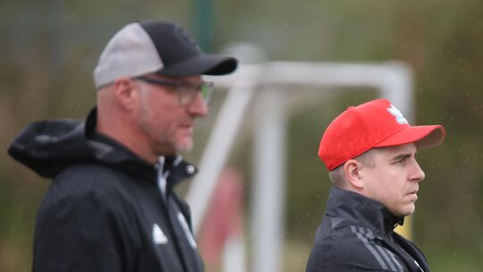 Frank Vogt (links) arbeitet jetzt eng mit Stephan Holländer zusammen. Vogt gehört bis zur Winterpause zum Trainerteam des SC Ida