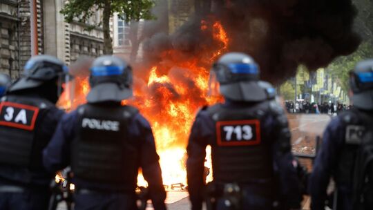 Schulkrawalle in Frankreich weiten sich aus - 625 Festnahmen Schulkrawalle in Frankreich weiten sich aus - 625 Festnahmen