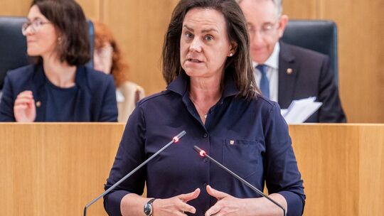 Bildungsministerin Ute Eiling-Hütig