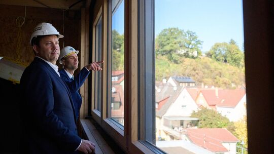 Finanzminister Klingbeil besucht Zukunftsprojekte in Deutschland